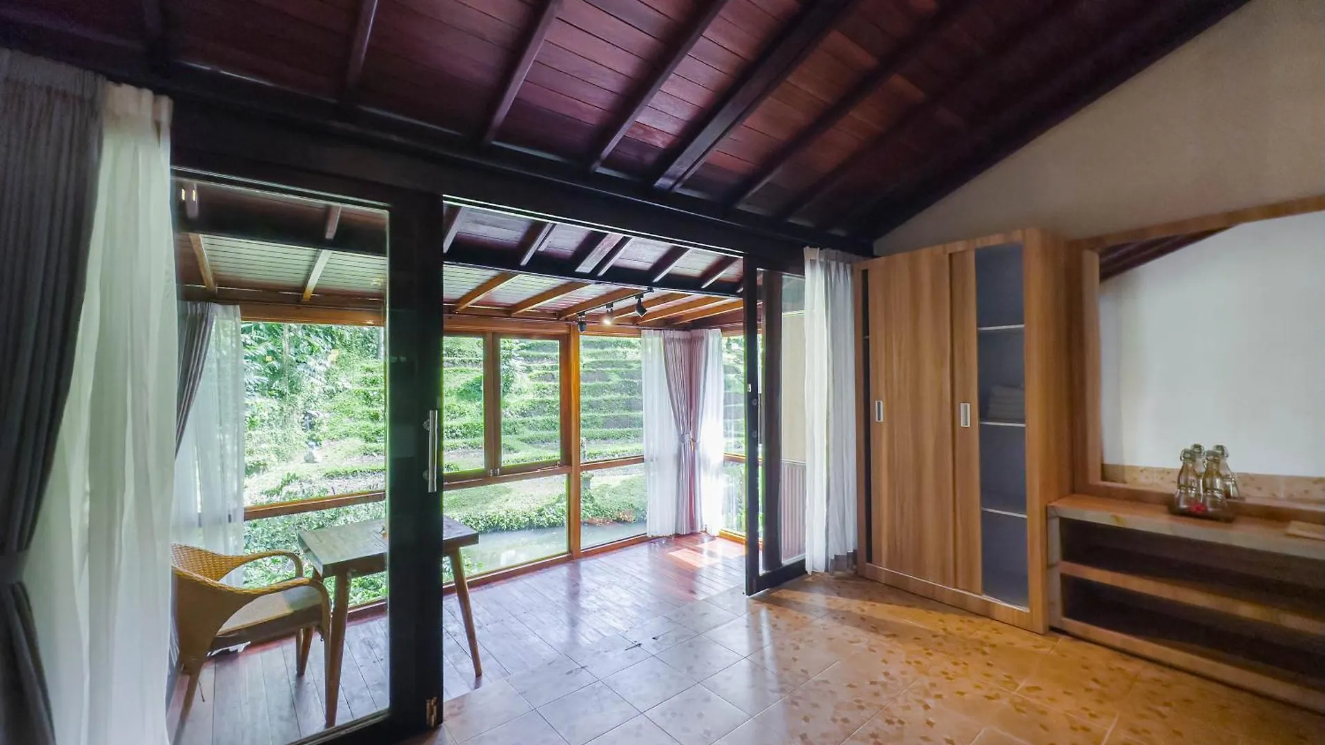 Ubud Sari Health Resort 3*,