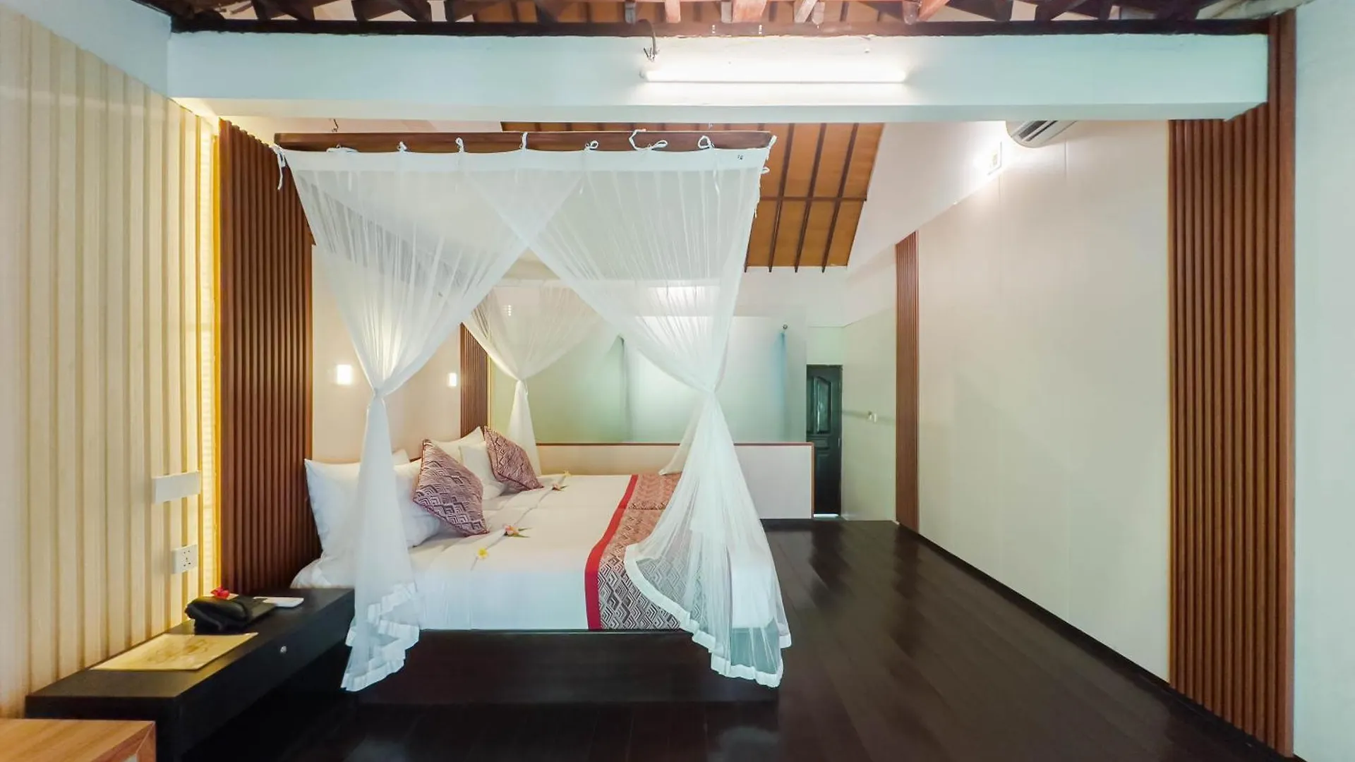 Ubud Sari Health Resort Убуд